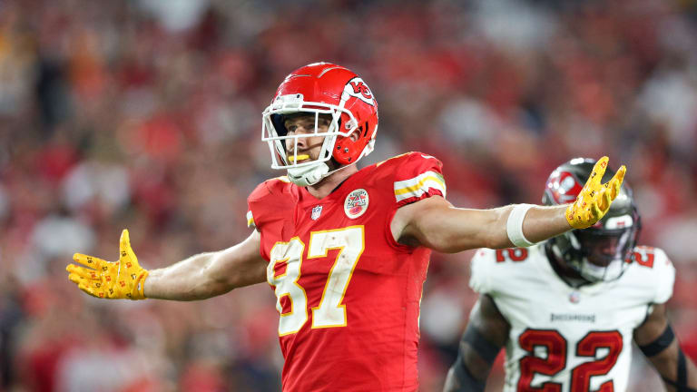 Travis Kelce Wears Affordable Nike Dunks Before Chiefs Game